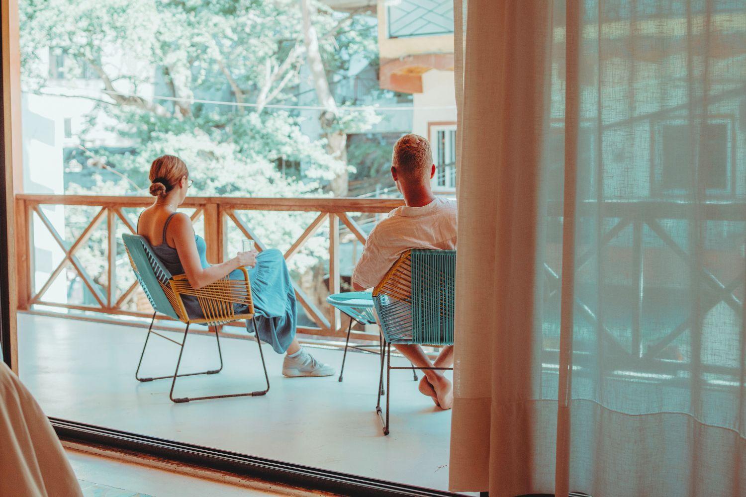 מלון סאיוליטה Casa Pepe מראה חיצוני תמונה A couple on a balcony